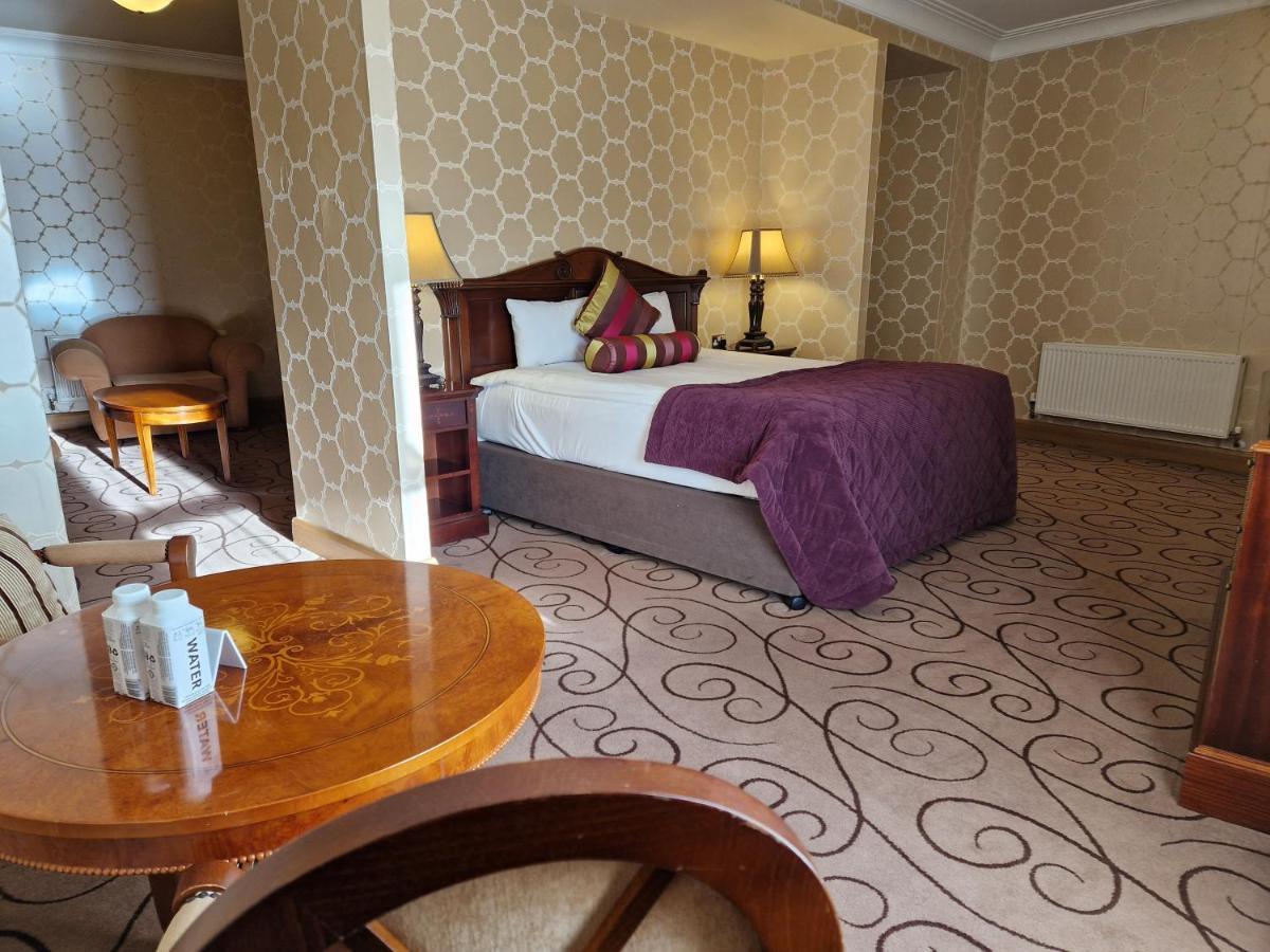 Lawlors Hotel Naas Εξωτερικό φωτογραφία
