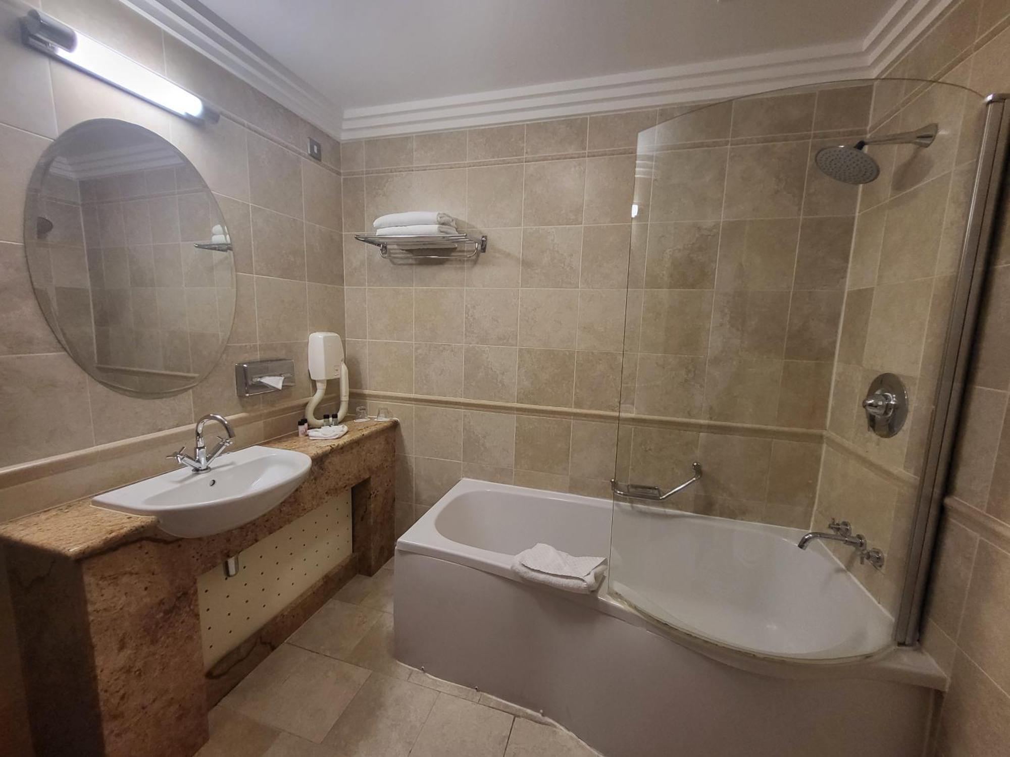 Lawlors Hotel Naas Εξωτερικό φωτογραφία